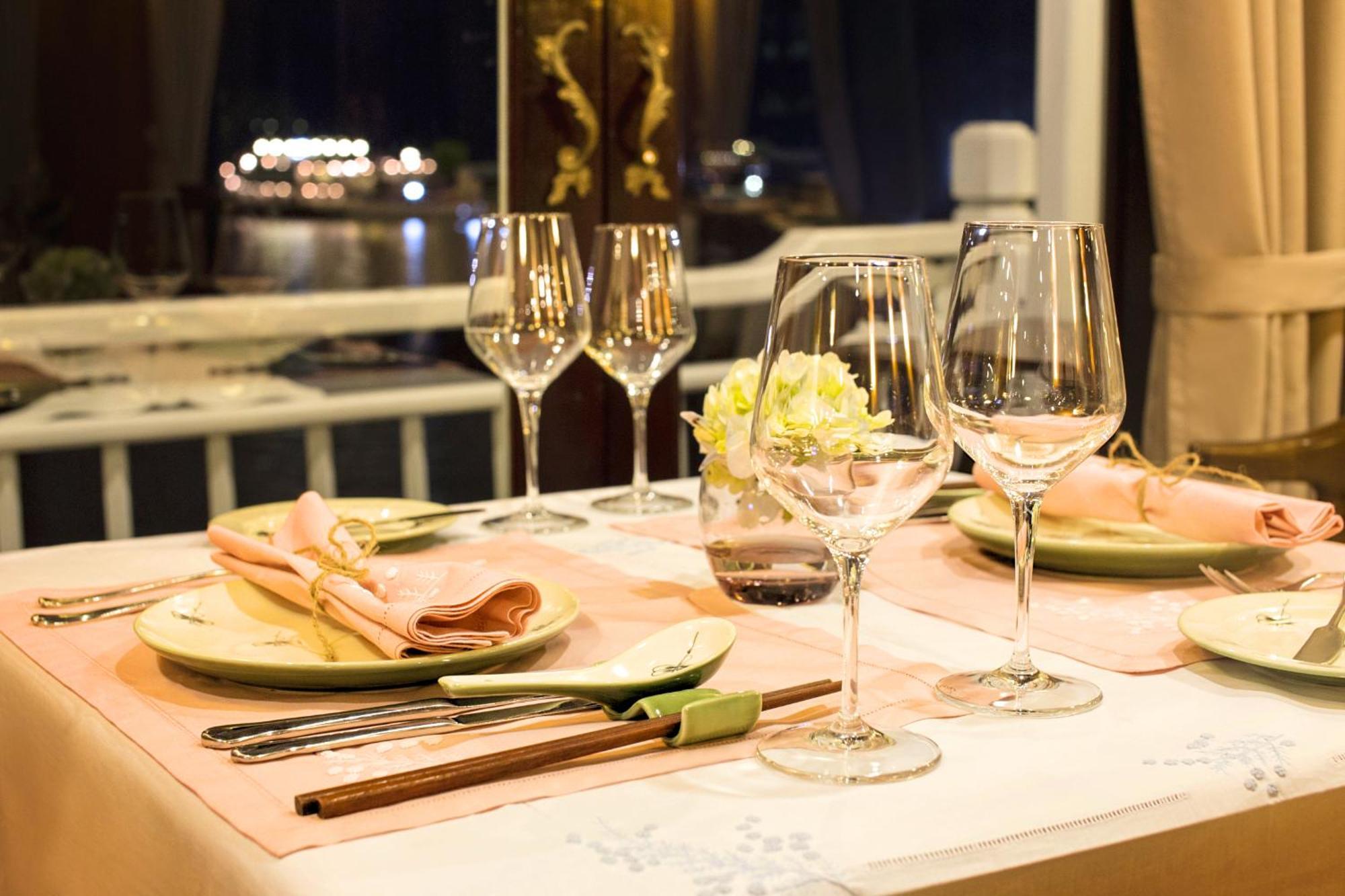 ホテル Hera Boutique Cruise Ha Long Bay エクステリア 写真