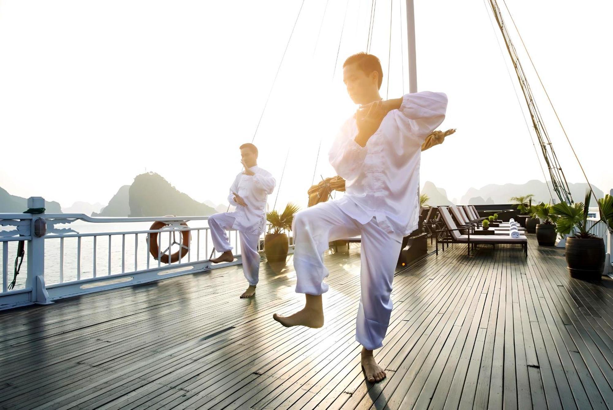 ホテル Hera Boutique Cruise Ha Long Bay エクステリア 写真